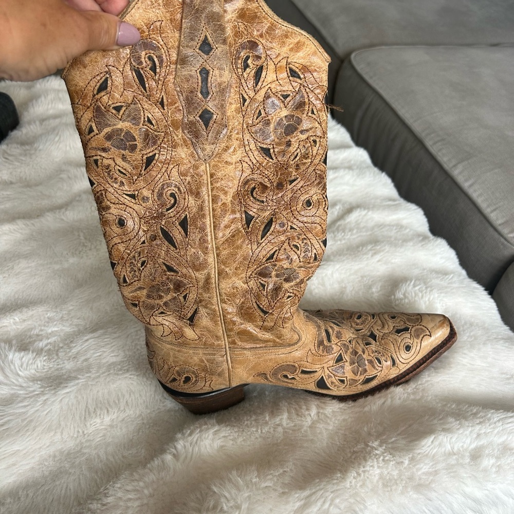 Tan cowboy boots super cute , purchased from buckle for 300